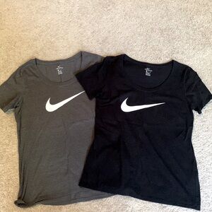 Nike women’s cotton logo t shirt.